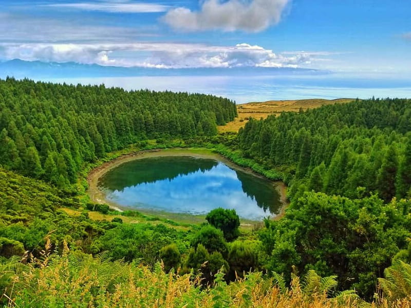 1-day jeep tour on Pico Island - Azores - Where the day starts: Madalena do Pico and the 10:00 am roll-out