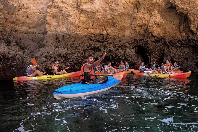 2-hour Kayak Tour of Ponta da Piedade Caves and Beaches - Entering Ponta da Piedade caves by kayak: what the crew prepares you for