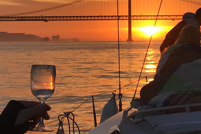 2 Hour Lisbon Sunset and Wine Sailing Tour - Key highlights to know before you go