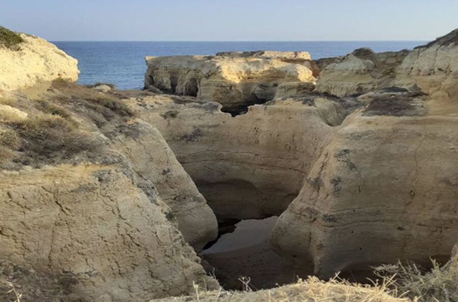 Albufeira: Beaches, Old Town, and Salgados Lagoon Jeep Tour - Miradouro do Pau da Bandeira, Old Town stops, and what you actually gain