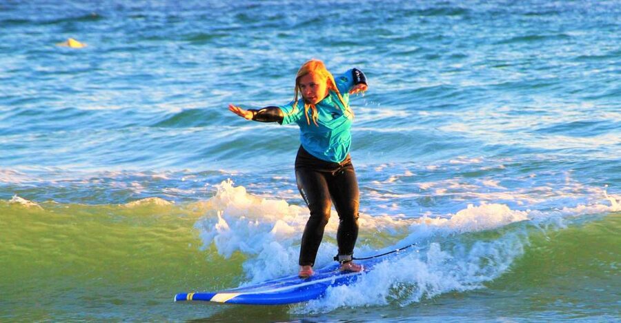 Albufeira: Surfing Lesson at Galé Beach - Wetsuit and board fitting, why it affects your confidence