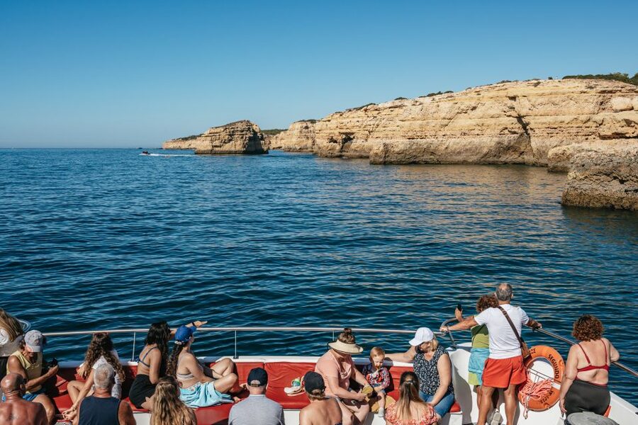 Algarve 3-Hour Caves and Coastline Boat Trip - The Benagil Moment: Getting Inside the Cathedral Cave