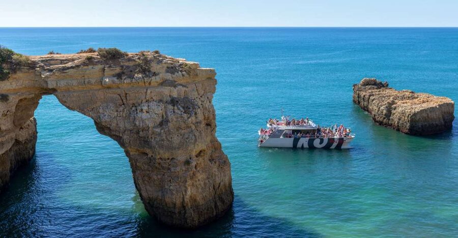Algarve 3-Hour Caves and Coastline Boat Trip - Onboard Comfort: Lounge, Bar, WiFi, and the Fly Bridge Upgrade