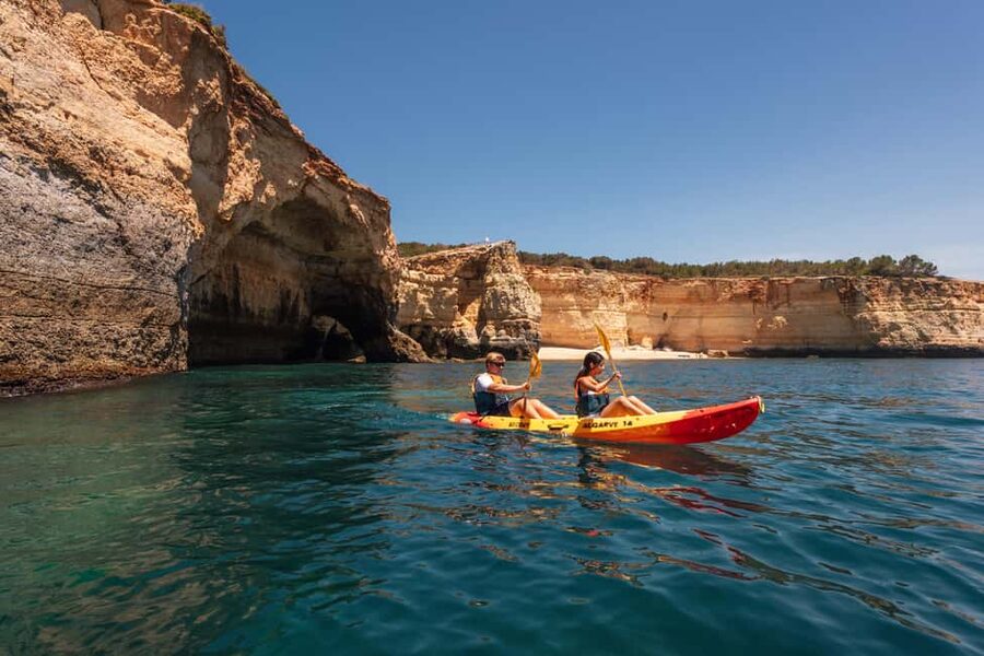 Algarve: Benagil Cave Sunrise Kayak Tour with Shower Use - Getting there smoothly: the top-heap parking and beach bar meet-up