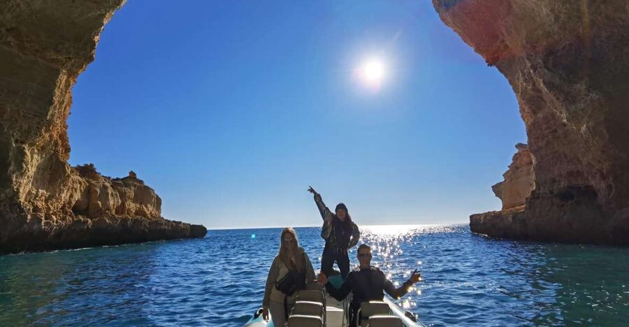 Algarve: Benagil Caves 2-Hour Private Tour - Sailing the Rio Arade and the Atlantic coast: Ferragudo to Algar Seco