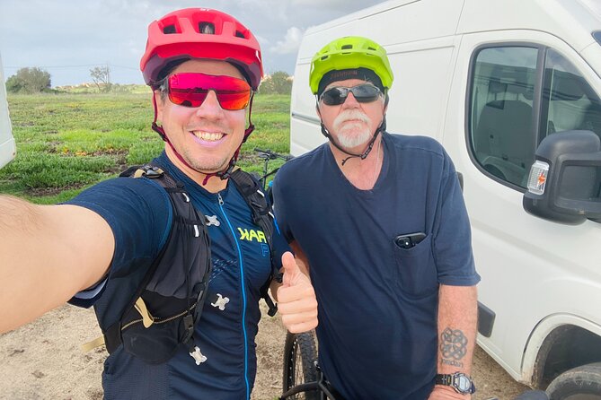 Algarve: Lagos Sightseeing guided Tour with e-bikes - The Fisherman Trail to Praia da Luz for sea views beyond the main roads