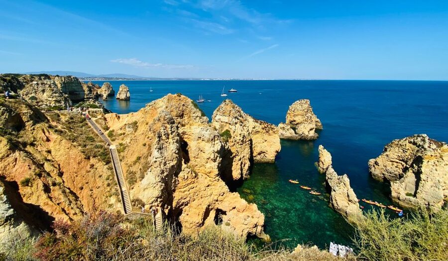 Algarve: Lagos Sightseeing guided Tour with e-bikes - Guide style that keeps the ride safe and fun