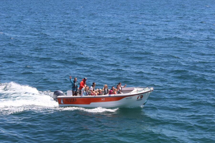 Armação de Pêra: Guided Boat Tour of Benagil's 15 Best Caves - Rock Lady Chapel and the Praia Nova Tunnel moment