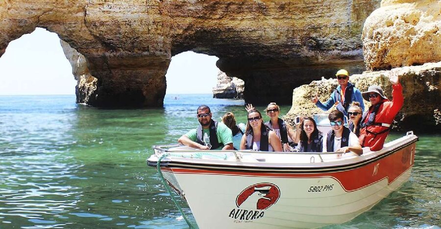 Armação de Pêra: Guided Boat Tour of Benagil's 15 Best Caves - Praia da Cova Redonda and Praia da Marinha: caves meet photo ops