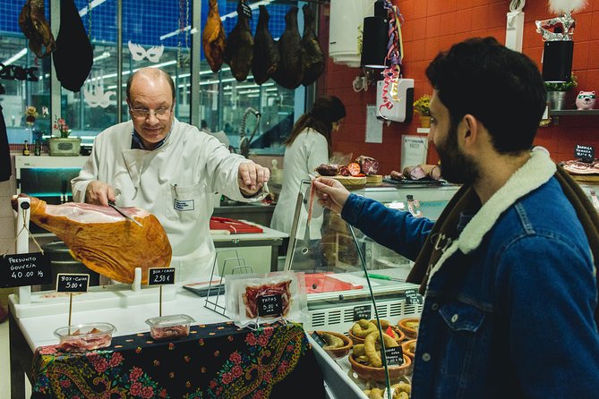 Authentic Food and Wine Tour in Porto by Food Lover Tour - Starting at Av. dos Aliados, then straight to Porto’s food hub