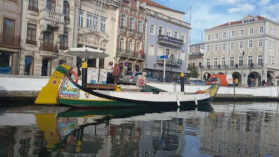 Aveiro & Coimbra Small Group Tour with Moliceiro Boat Cruise