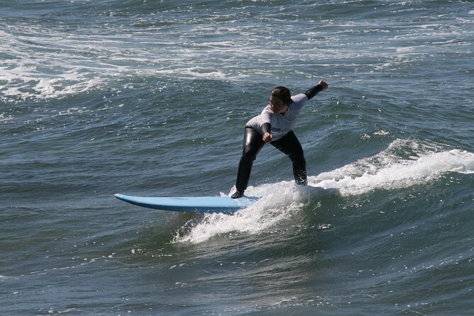 Beginners, intermediate and advanced surf lessons - Before you paddle: the warm-up, history, and safety talk