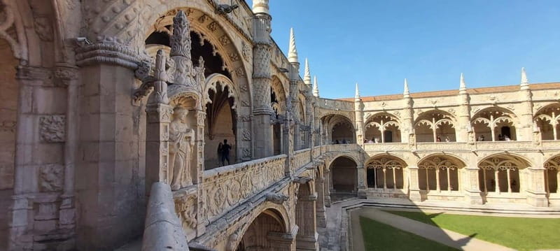 Belém: Jeronimos Monastery, Tickets and Guided tour - Jerónimos Monastery: UNESCO, but with the why explained