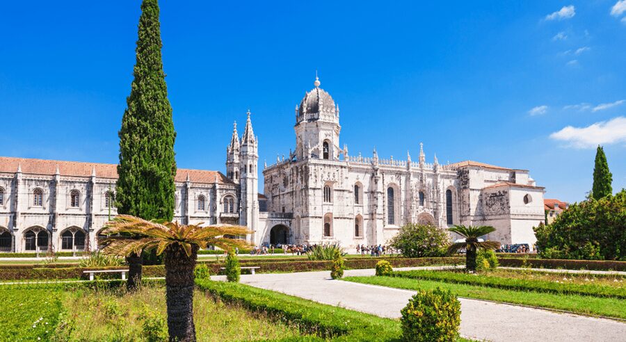 Belém Walking Tour + Jerónimos Monastery Ticket - Monument to the Discoveries, where the era comes into focus