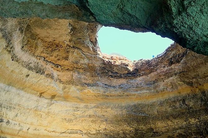 Benagil Caves Boat Cruise - Onboard guidance and languages: what you will understand while you cruise