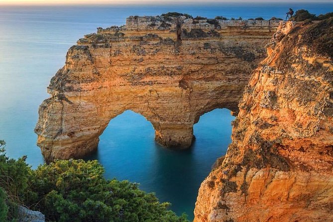 Benagil Long Boat tour (From Carvoeiro to Praia da Marinha) - Meeting at Carvoeiro Beach: What the Start Looks Like