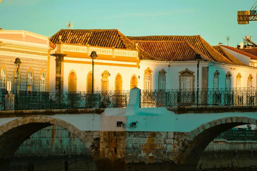 Best of the East: Day Trip to Faro, Olhão, Tavira, & more - The guide experience in English, French, and German