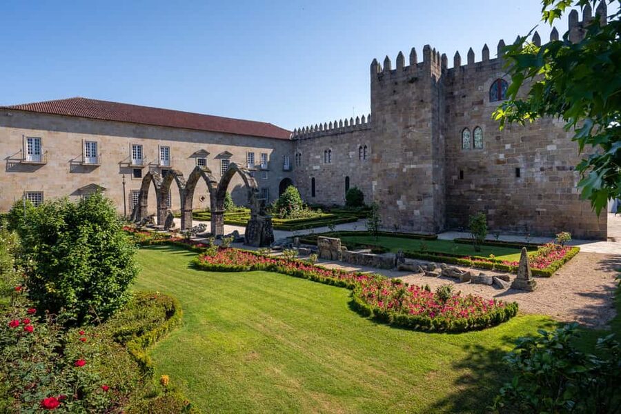 Braga: Private & Flexible Walking Tour in Historic Center - Quick hits before you start