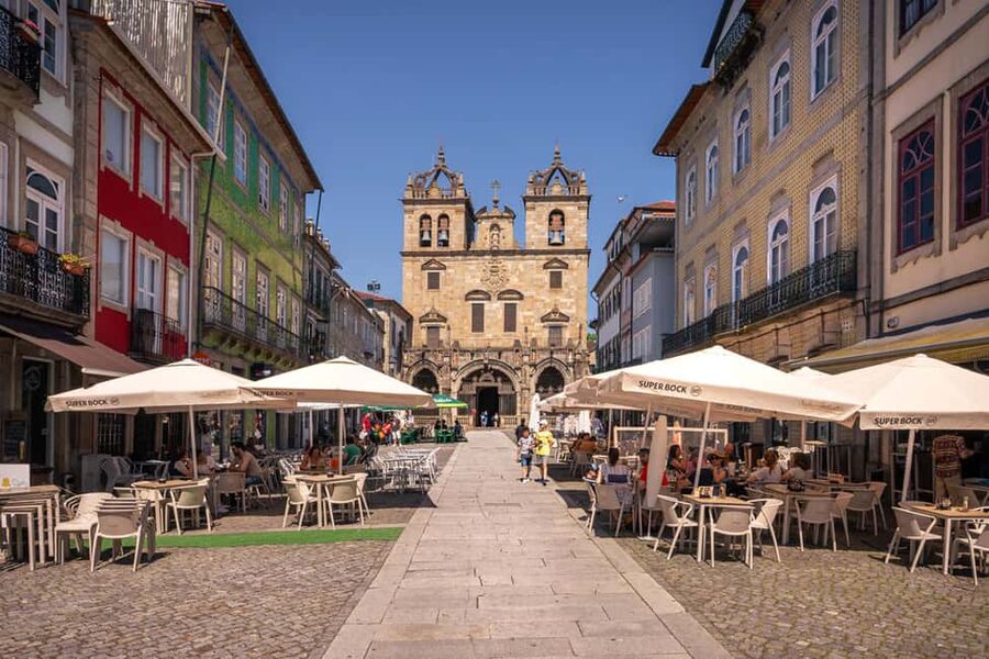 Braga: Private & Flexible Walking Tour in Historic Center - Entering Braga’s historic center from Campo das Hortas and Porta Nova