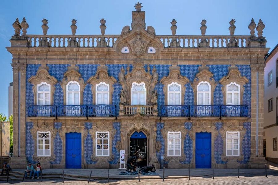Braga: Private & Flexible Walking Tour in Historic Center - Porta Nova, Rua da Violinha, and the archaeology museum stop