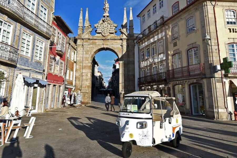 Braga: Tuk Tuk City Tour - Roman Braga: thermae and Carvalheiras ruins, explained in plain terms