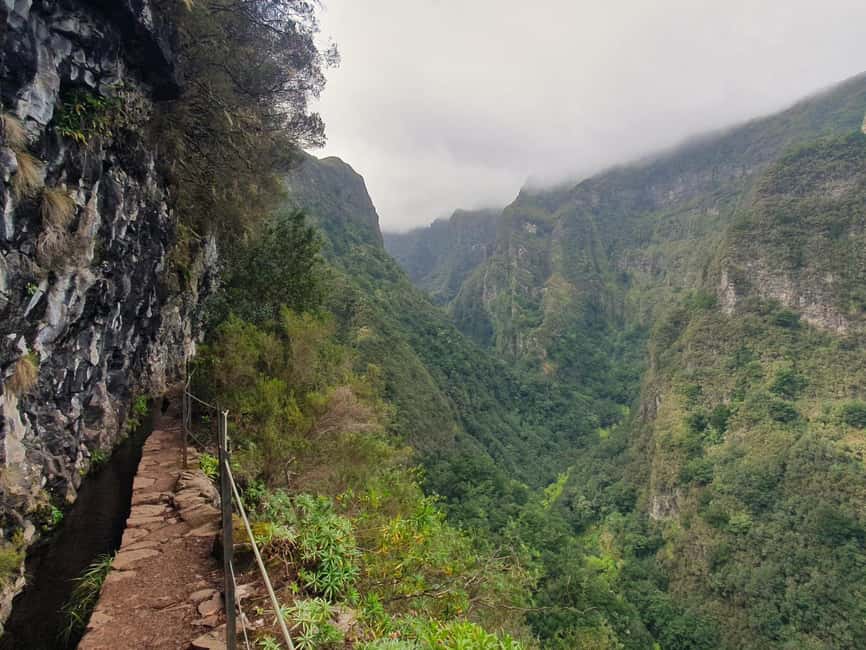 Caldeirão Verde: Levada Caldeirao Verde Hiking Transfer - Pickup timing and the van ride that sets your whole day