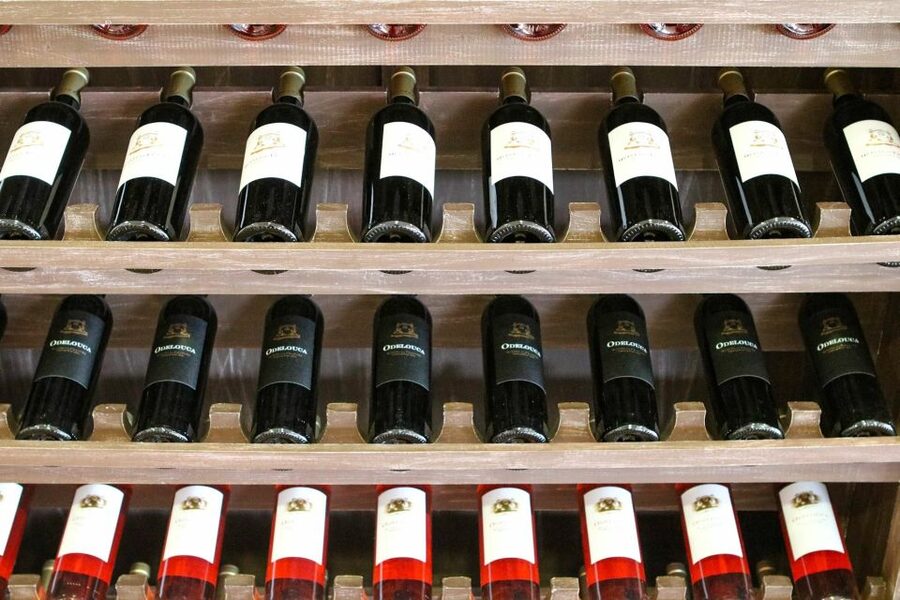Carvoeiro/Portimão/Alvor: Wine Tour w/ Tasting, Tapas, Music - Shopping Time: Bottles and Algarve Treats to Take Home