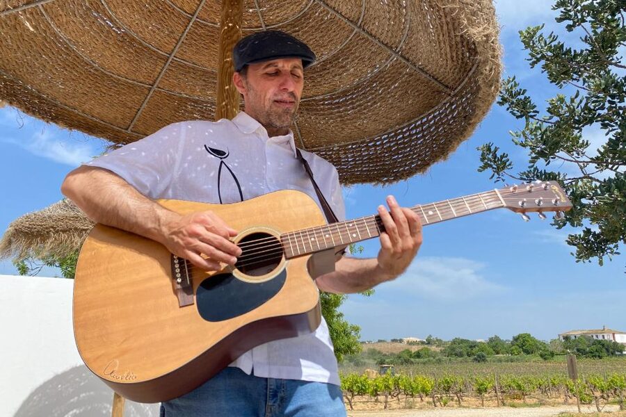 Carvoeiro/Portimão/Alvor: Wine Tour w/ Tasting, Tapas, Music - Getting There: Private Pickup in Portimão, Carvoeiro, Ferragudo, Alvor