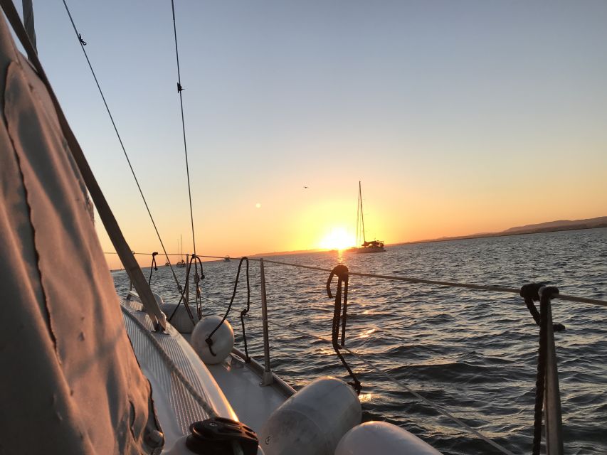 Cascais: 2-Hour Private Luxury Sunset Cruise with a Drink - What About Food and Drinks?