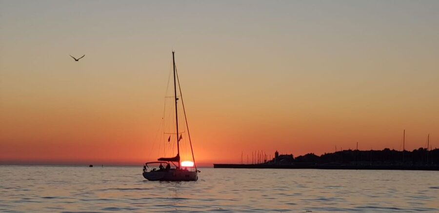 Cascais: 2-Hour Private Luxury Sunset Cruise with a Drink - Who This Sunset Cruise Suits Best