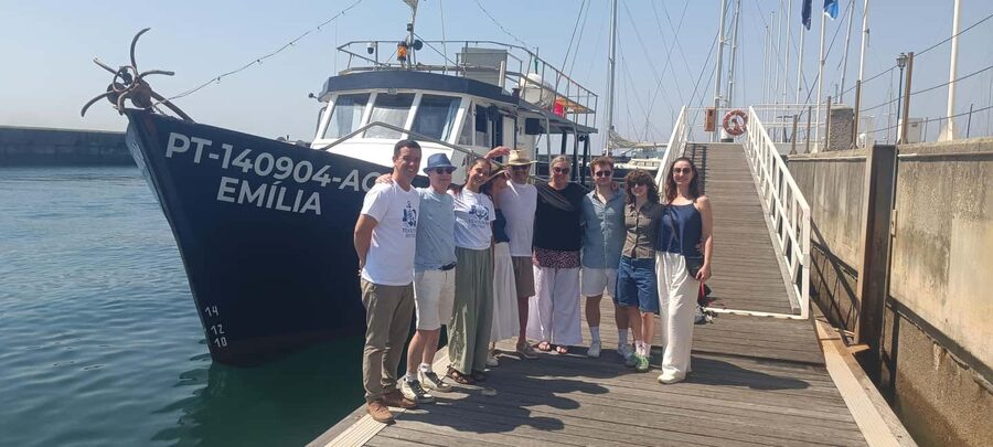 Cascais Coastal Secrets: 90-Minute Cruise with Free Drinks - The Coast Route: Estoril Casino, Forts, and a Few Big Photo Moments