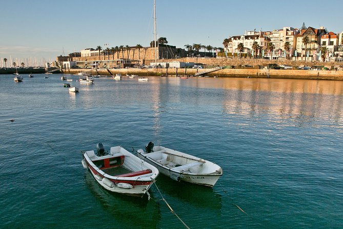 Cascais: Glamour and Decay by The Lisbon Coastline - Private Tour - Centro Cultural de Cascais and the Sommer House