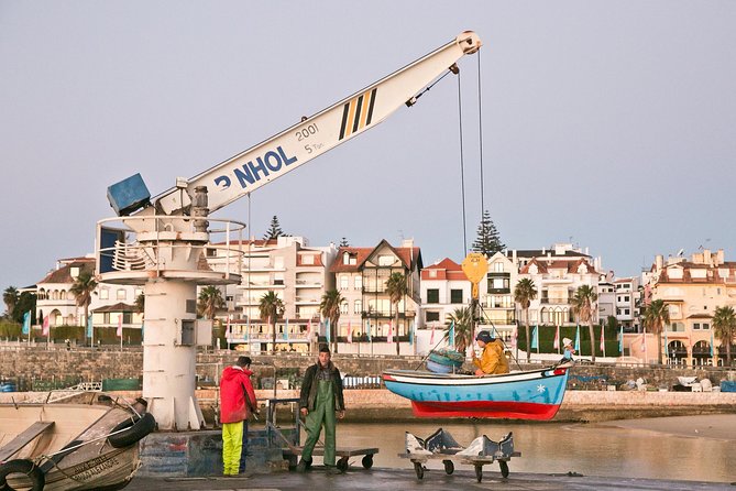 Cascais: Glamour and Decay by The Lisbon Coastline - Private Tour - Marina de Cascais and the shift from estate to public show
