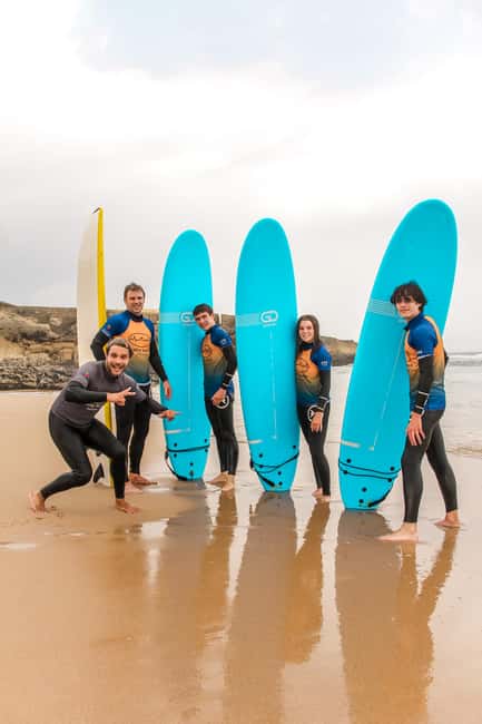 Cascais: Local Surf Experience - Certified coaching in small groups, from Miguel to Gustavo