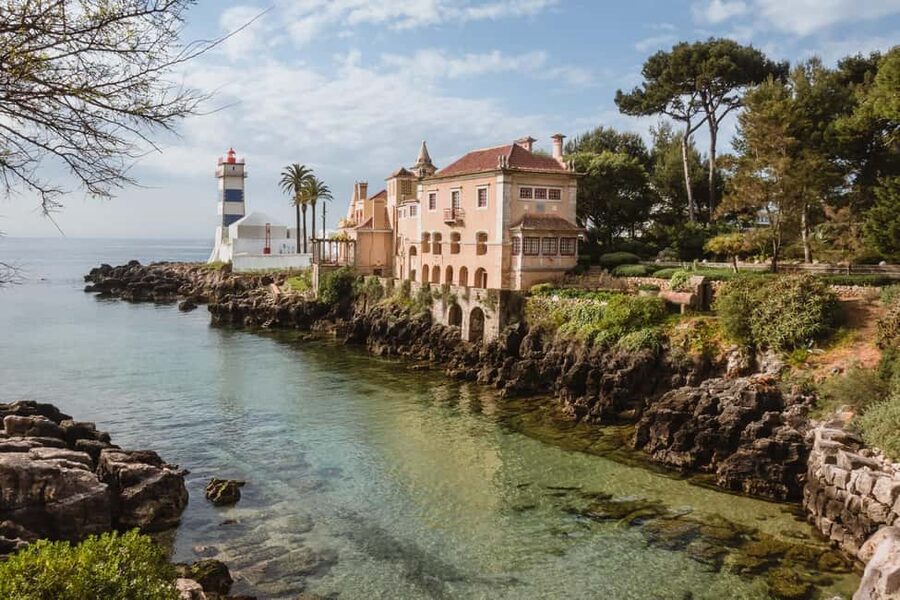 Cascais: Private & Flexible Walking Tour in Historic Center - Starting at Cascais Train Station, then letting the loop do the work