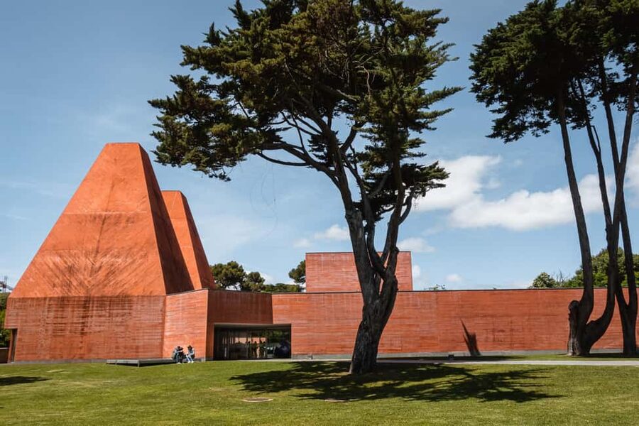Cascais: Private & Flexible Walking Tour in Historic Center - How Walkbox and WhatsApp support actually help you stay on track