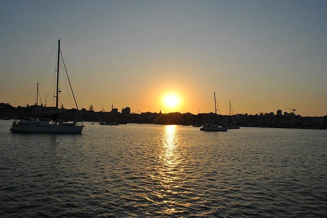 Cascais Private Luxury Sunset 2h Cruise with a drink - Cruising past Cidadela, the lighthouse, Cascais, Estoril, and Carcavelos