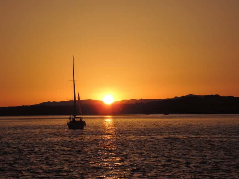 Cascais: Sunset Boat Trip with Welcome Drinks - Why this Cascais sunset cruise is worth planning around