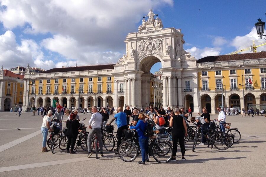 Central Lisbon 3-Hour Guided E-Bike Tour - E-bike comfort, lock, helmet, and the safety reality