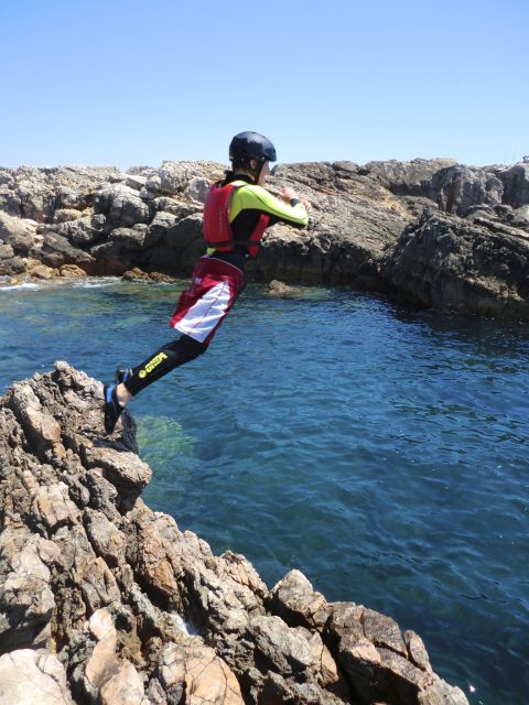 Coasteering Algarve: Cliff Jump, Swim & Climb in Sagres - Who this coasteering tour is best for, and who should skip it