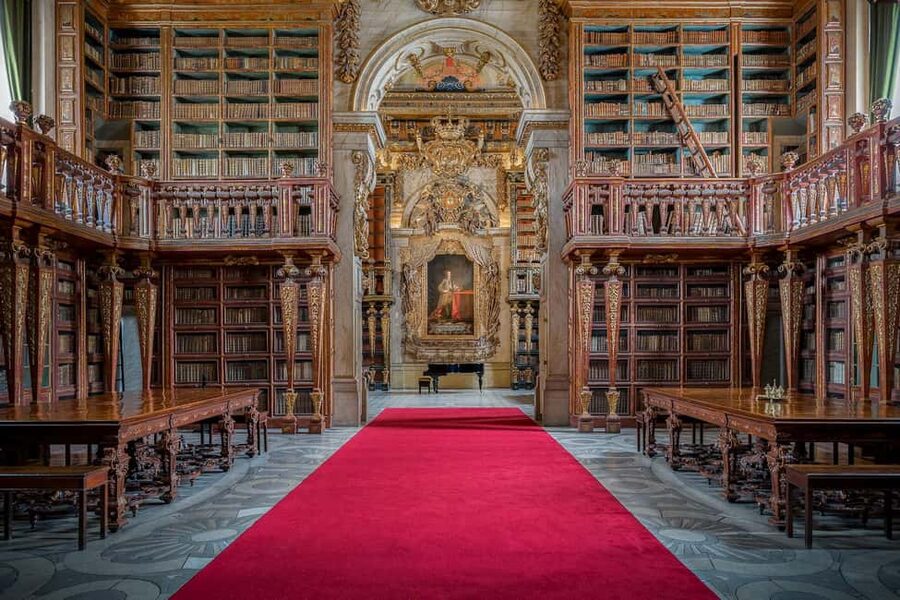 Coimbra: Coimbra University Private Walking Tour w/ Tickets - University of Coimbra first: where to focus in the opening 30 minutes
