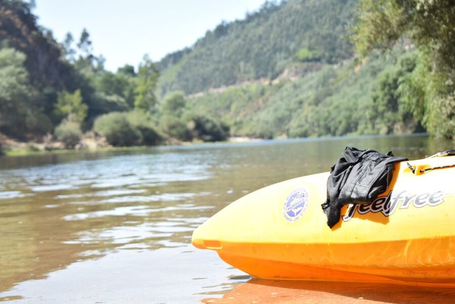 Coimbra: Mondego River Kayaking Tour - First splash: Getting on the water near Penacova
