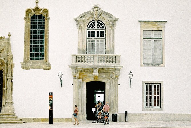 Coimbra Scavenger Hunt and Sights Self-Guided Tour - Mango Garden, Santa Cruz Landmarks, and School Palace Stops