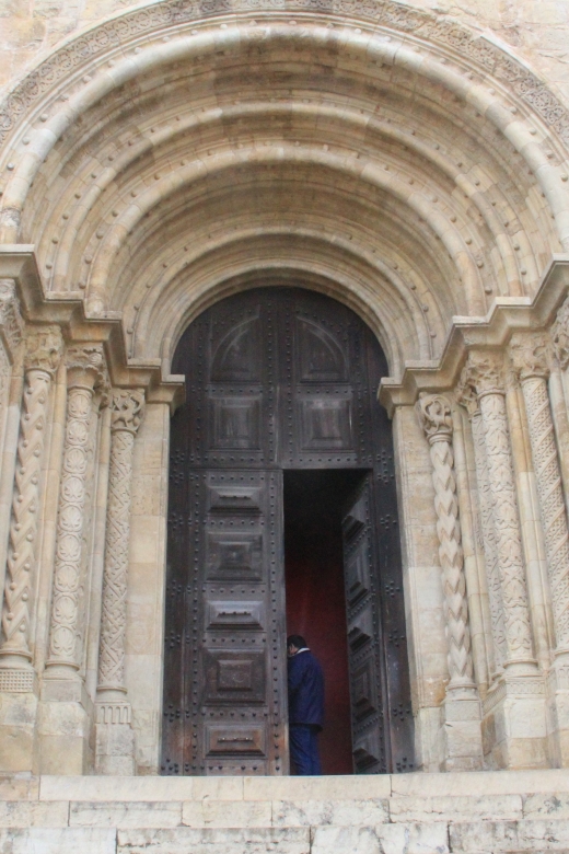 Coimbra: University of Coimbra Guided Tour - Where the tour starts, Porta Férrea, and why it matters