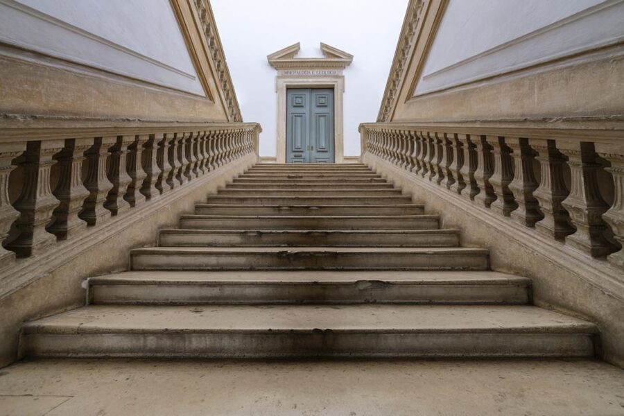 Coimbra: University of Coimbra Guided Tour - The student traditions you hear about near the cathedral area