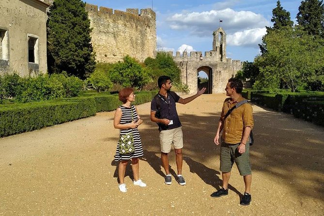 Convent of Christ Tour "Portugal in the Map" - Visit Tomar with a local guide! - Where the tour starts: Cafetaria do Castelo, then a wall and garden warm-up