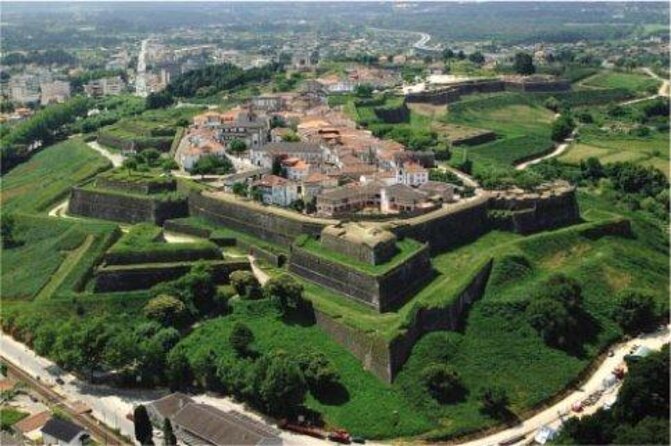 Day Trip from Porto to Santiago de Compostela and Valença - Key things that make this day trip worth it