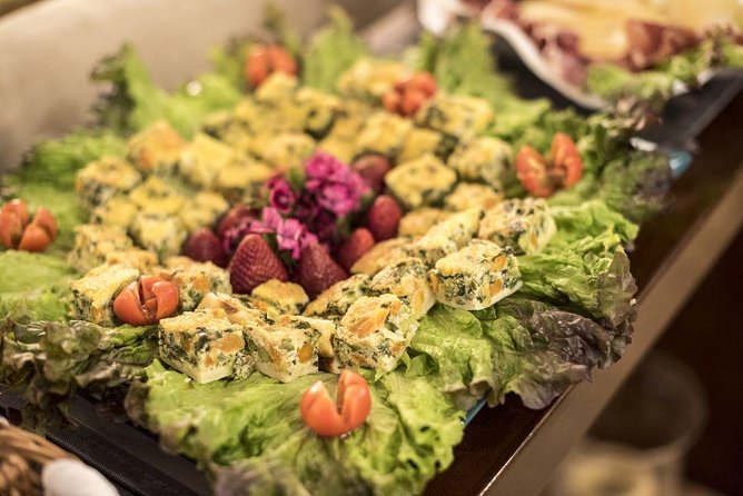 DINNER OR TAPAS in a Poruguese Home - How the night is structured at Teresa and Mario’s