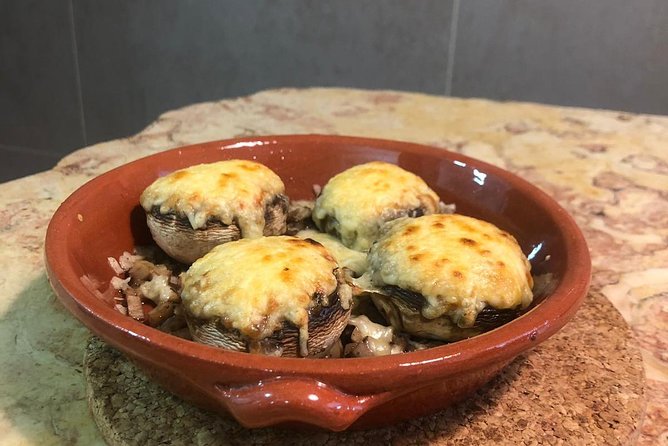 DINNER OR TAPAS in a Poruguese Home - Who should book this private Portuguese dinner?