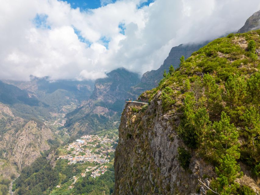 Do Funchal - Nun's Valley Tuk Tuk Tour (2h30) - The Funchal Pickup to 1,095 Meters Moment